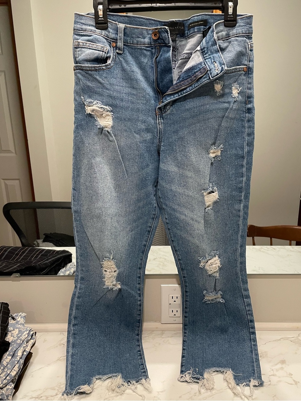The Relaxed Skinny Jean Factory Distressed Sz 11/30